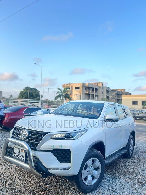 Toyota Fortuner 2.7 AWD 2021 White