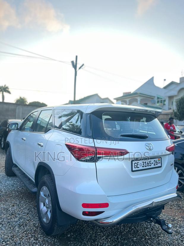Toyota Fortuner 2.7 AWD 2021 White