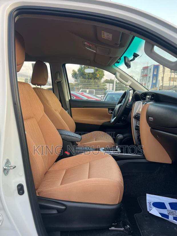 Toyota Fortuner 2.7 AWD 2021 White