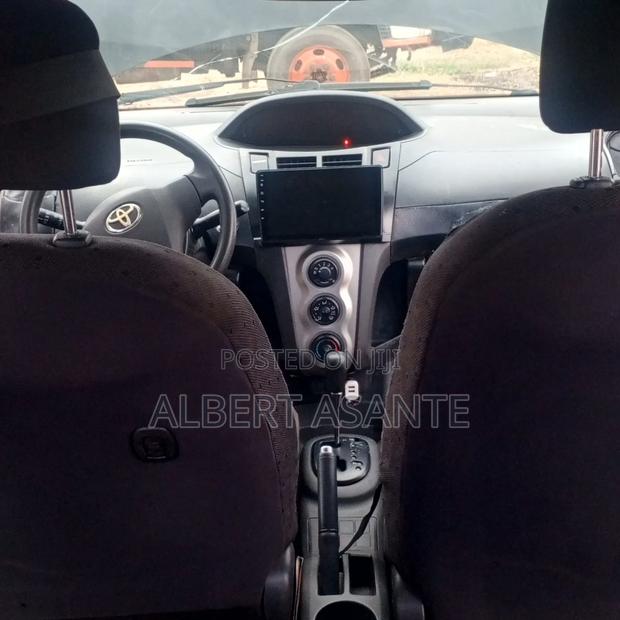 Toyota Vitz 2009 Black