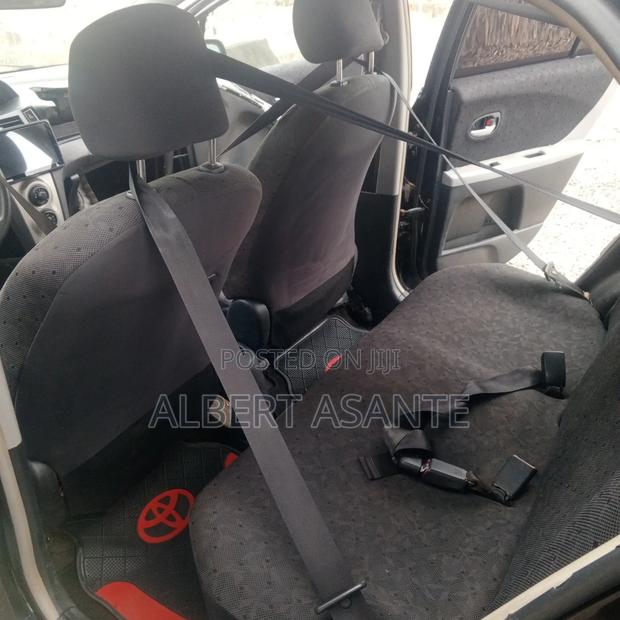 Toyota Vitz 2009 Black