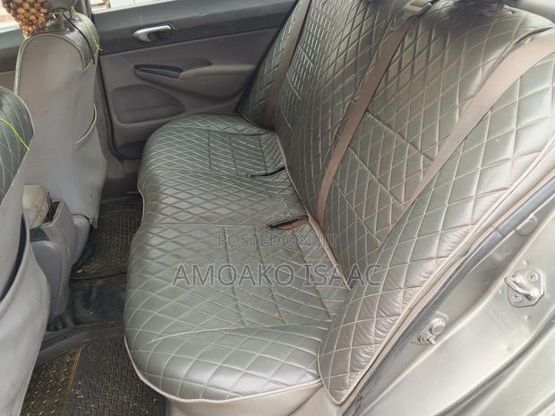Honda Civic 2006 Gray