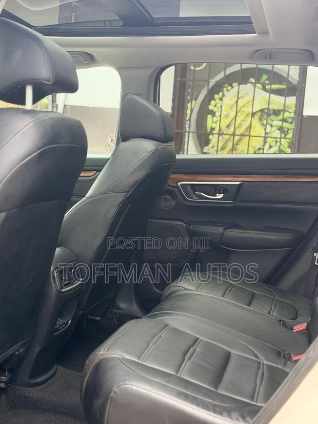 Honda CR-V Touring AWD 2019 Beige