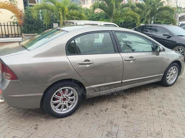 Honda Civic 2006 Gray