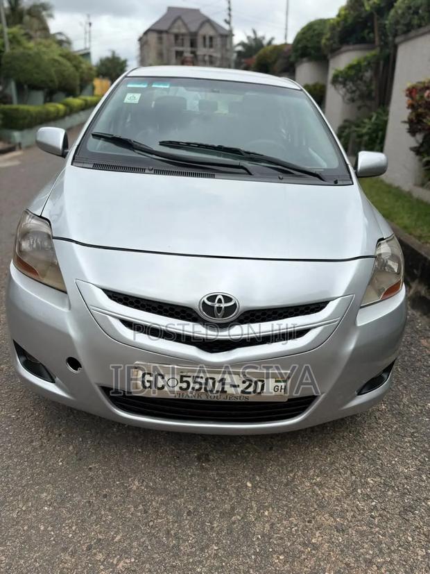 Toyota Yaris 2010 Silver