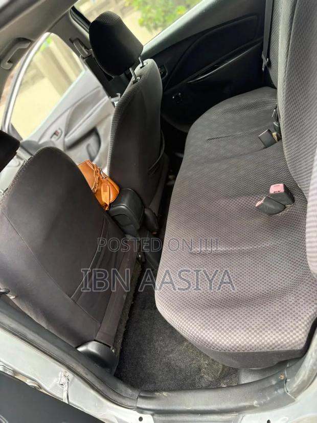 Toyota Yaris 2010 Silver