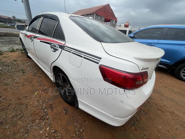 Toyota Camry SE 4dr Sedan (2.5L 4cyl 6A) 2012 White