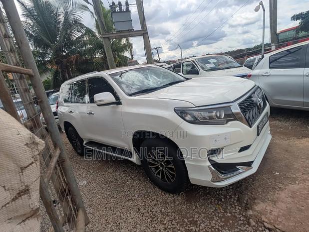Toyota Land Cruiser Prado 2012 White