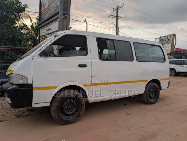 Hyundai Porter II 2004 White