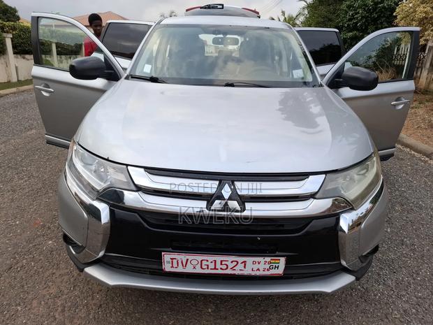 Mitsubishi Outlander SE FWD 2018 Silver