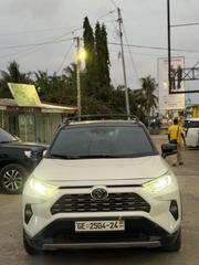 Toyota RAV4 XSE 2019 White for sale