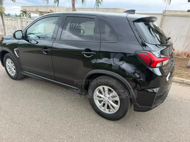 Mitsubishi Outlander 2021 Black