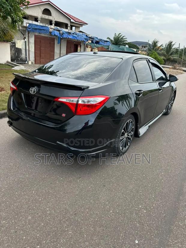 Toyota Corolla 2016 Black
