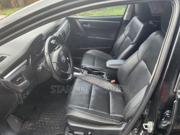 Toyota Corolla 2016 Black