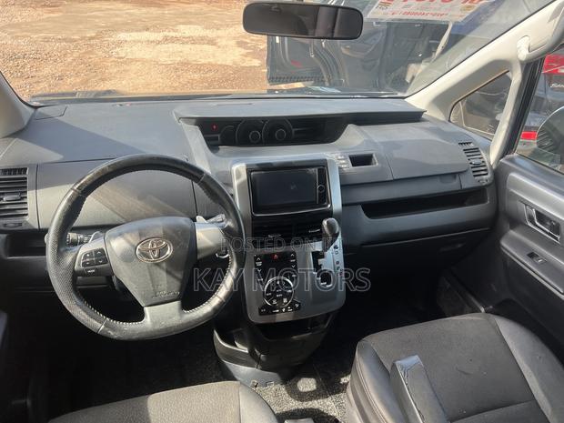Toyota Voxy 2013 Black