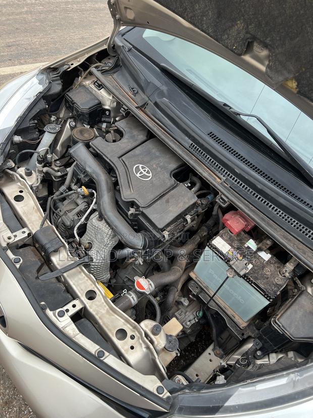 Toyota Vitz 1.3 AWD 3dr 2016 Brown