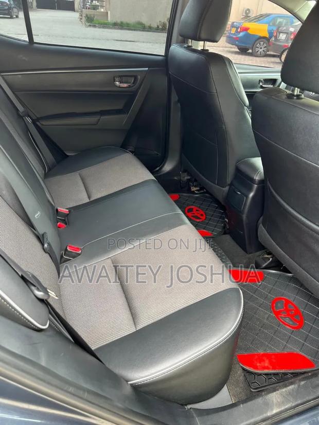 Toyota Corolla 2016 Blue