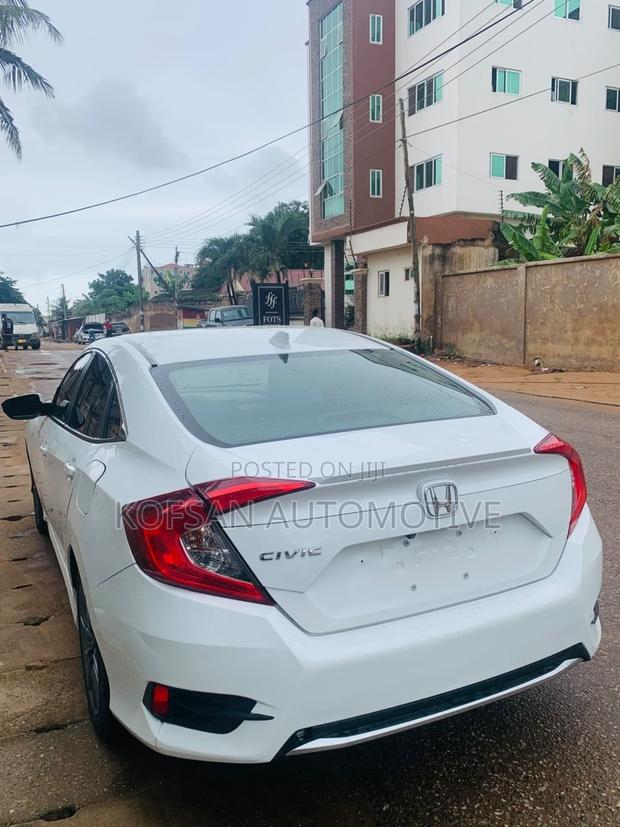 Honda Civic 2019 White