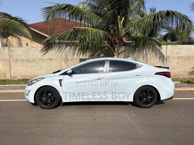 Hyundai Elantra SE Sedan FWD (1.8L 4cyl 6A) 2016 White