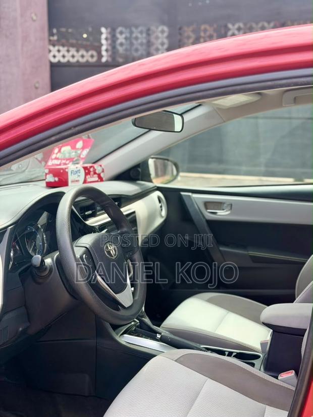 Toyota Corolla LE Eco (1.8L 4cyl 2A) 2019 Red