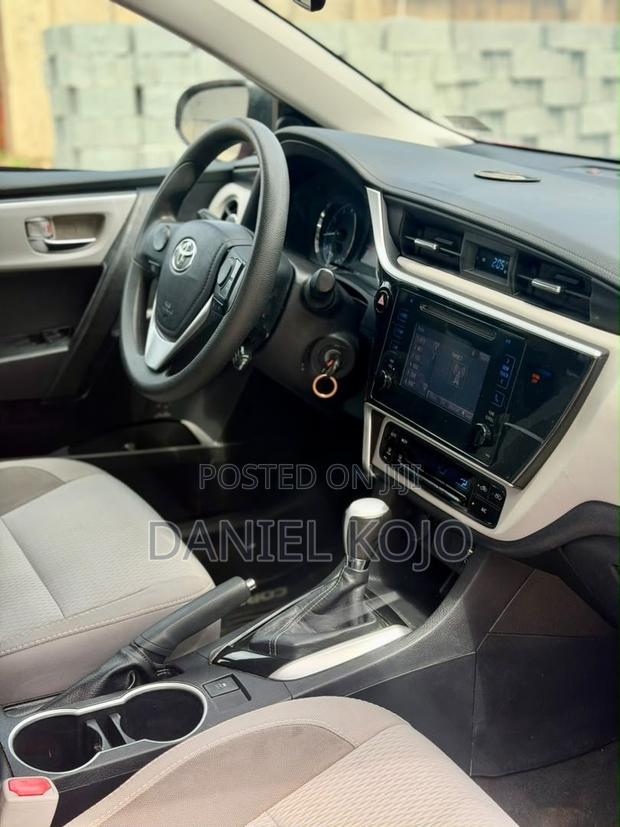 Toyota Corolla LE Eco (1.8L 4cyl 2A) 2019 Red