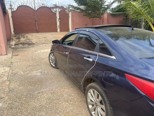 Hyundai Sonata 2012 Blue