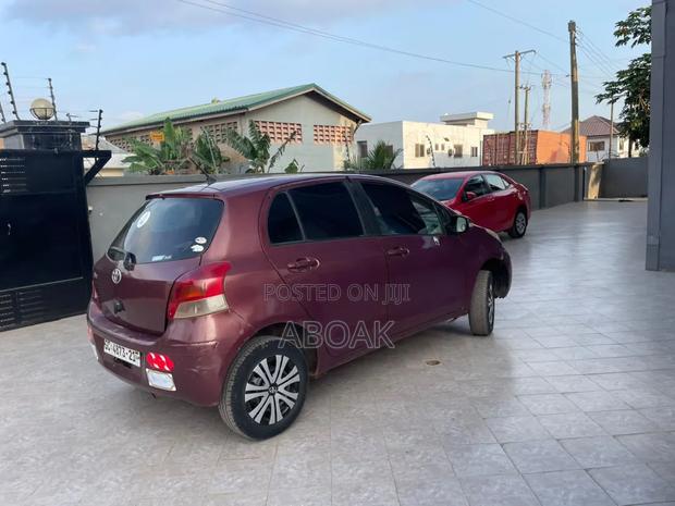 Toyota Vitz 2010 Brown