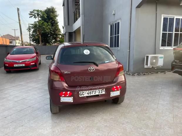 Toyota Vitz 2010 Brown