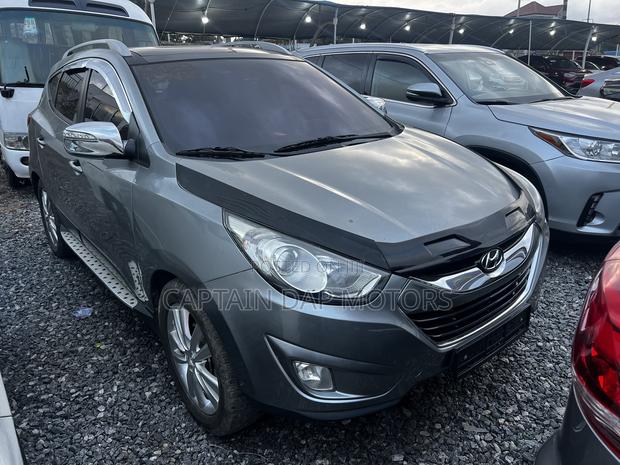 Hyundai Tucson Limited AWD 2013 Silver