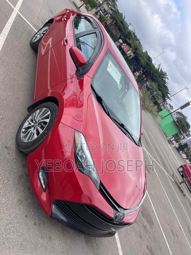 Toyota Corolla XLE (1.8L 4cyl 2A) 2019 Red