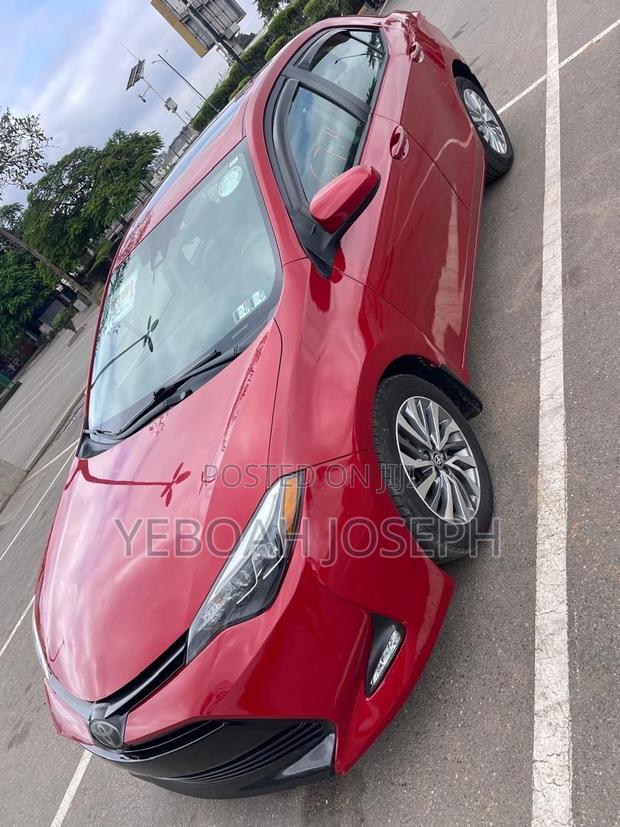 Toyota Corolla XLE (1.8L 4cyl 2A) 2019 Red