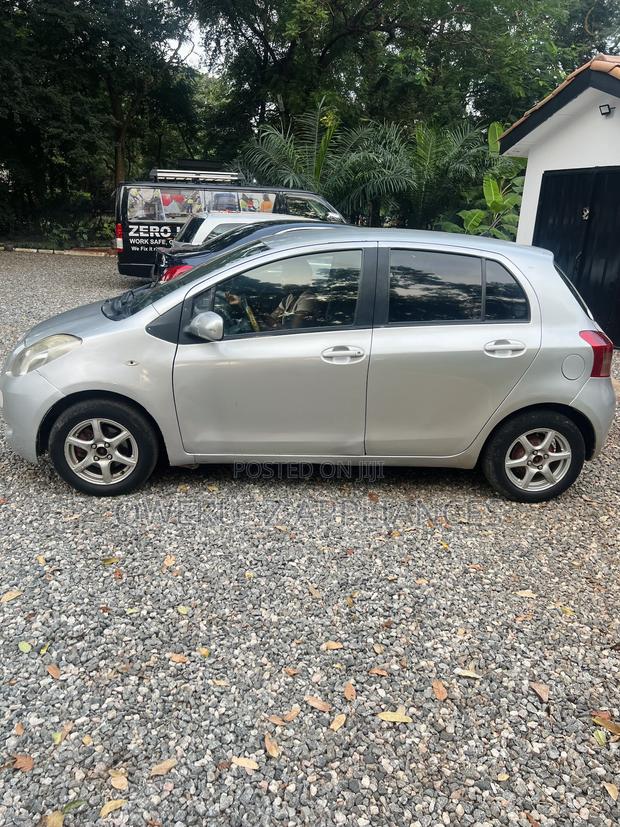 Toyota Vitz 1.5 FWD 5dr 2008 Silver