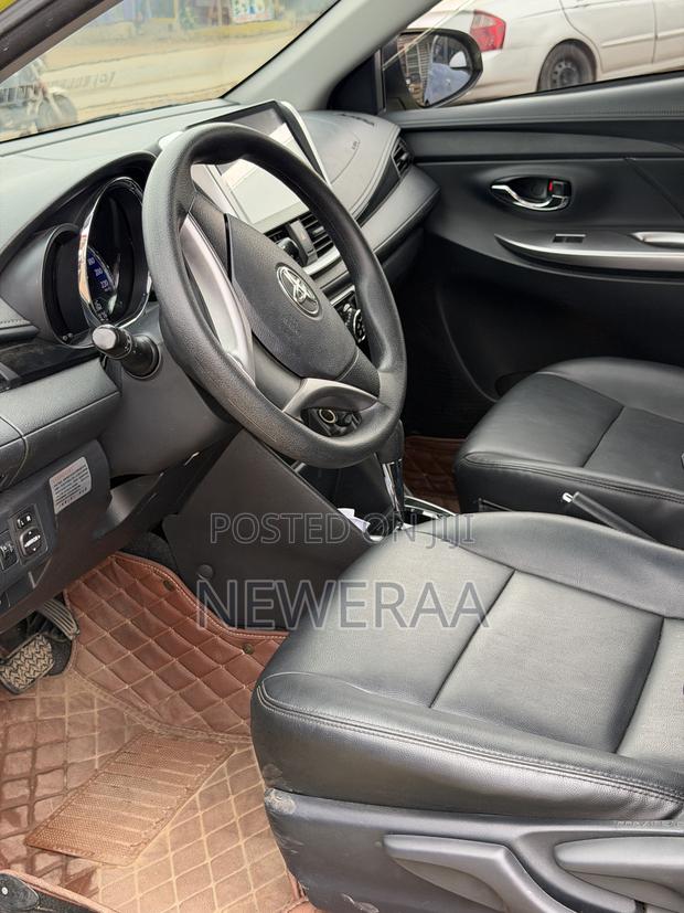 Toyota Yaris SE Hatchback 5dr 2016 Green