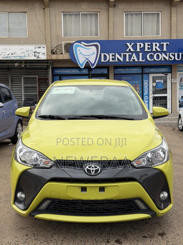 Toyota Yaris SE Hatchback 5dr 2016 Green