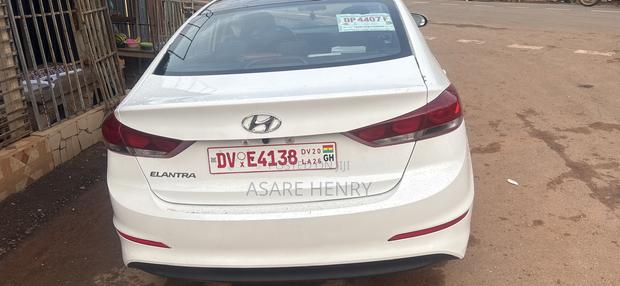 Hyundai Elantra 2017 White