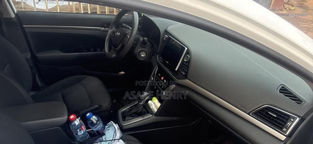 Hyundai Elantra 2017 White