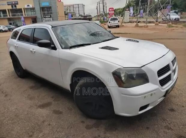 Dodge Magnum SXT 2006 White