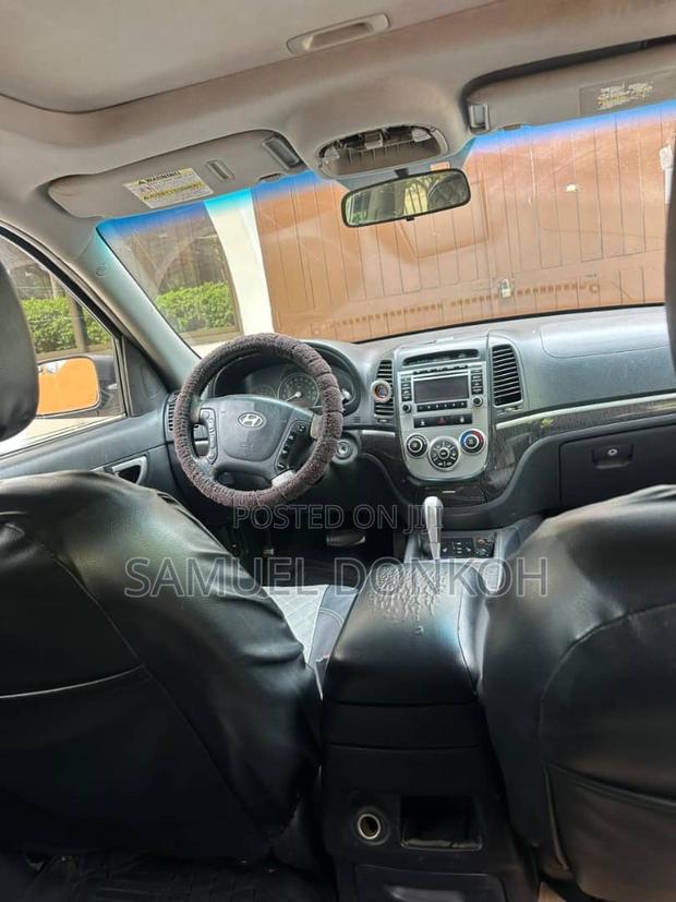 Hyundai Santa Fe 2011 Black