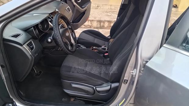 Hyundai Elantra Limited Sedan FWD (1.8L 4cyl 6A) 2016 Gray