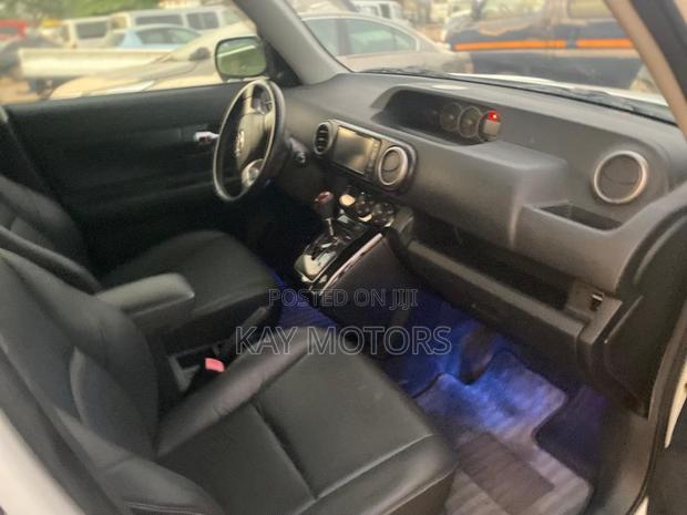 Toyota Corolla Rumion Hatchback 1.5 FWD 2012 White