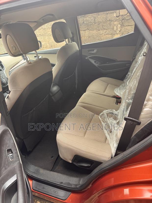 Hyundai Santa Fe Limited 4dr SUV AWD (3.3L 6cyl 6A) 2015 Orange