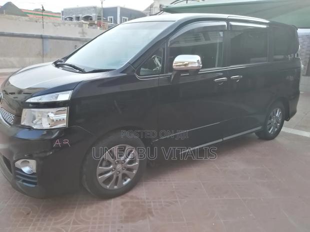 Toyota Voxy V 2WD 8-Seater 2012 Black
