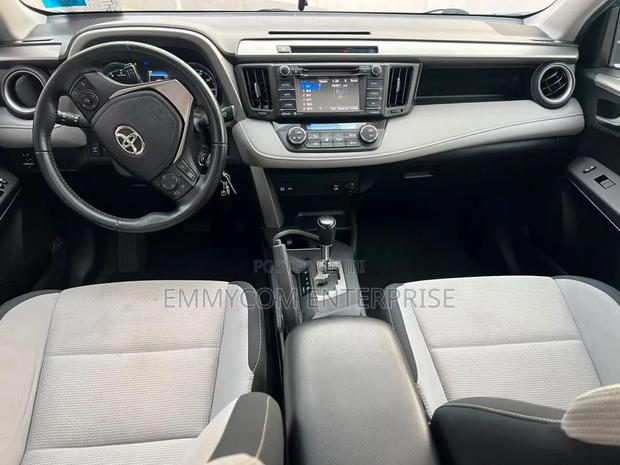 Toyota RAV4 2016 Blue