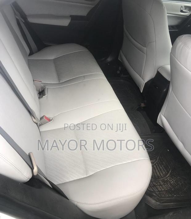 Toyota Corolla LE Eco 4dr Sedan (1.8L 4cyl CVT) 2015 White
