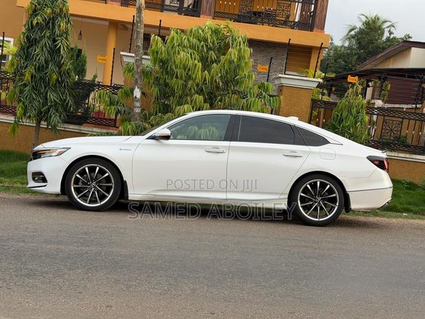 Honda Accord Touring 2.0T 2020 White