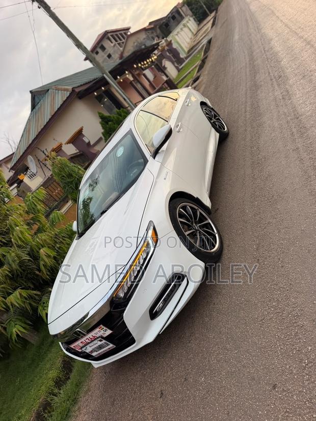 Honda Accord Touring 2.0T 2020 White