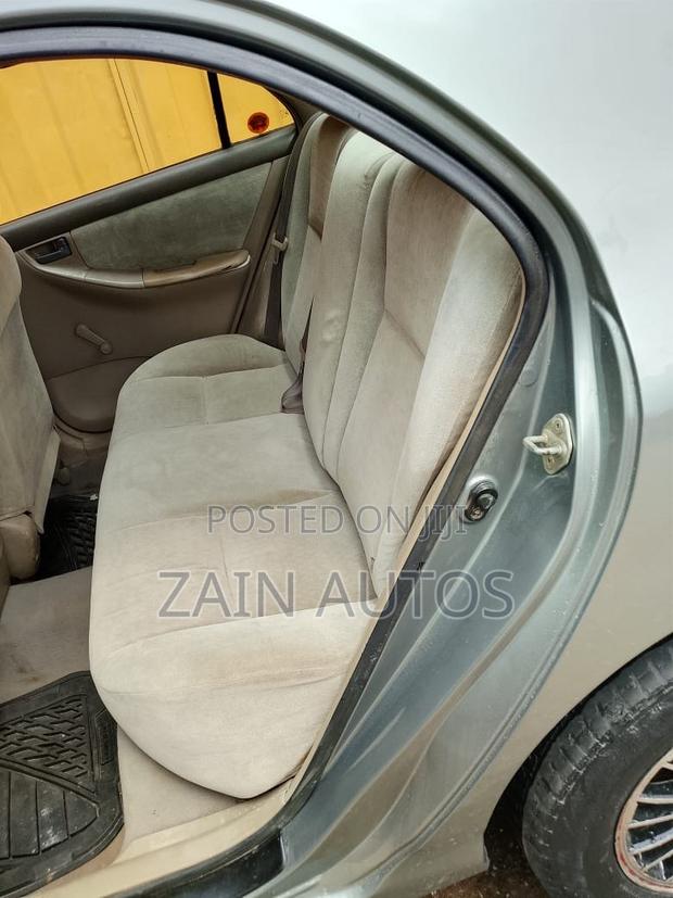 Toyota Corolla 2009 Silver