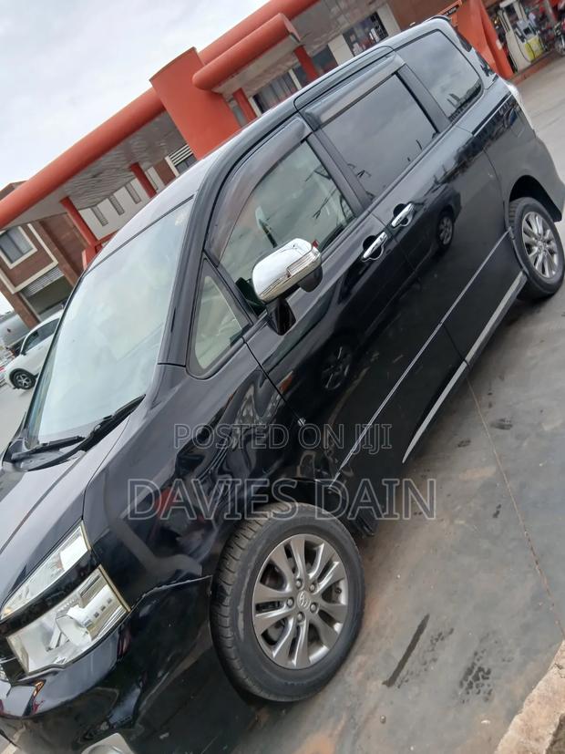 Toyota Voxy 2013 Black