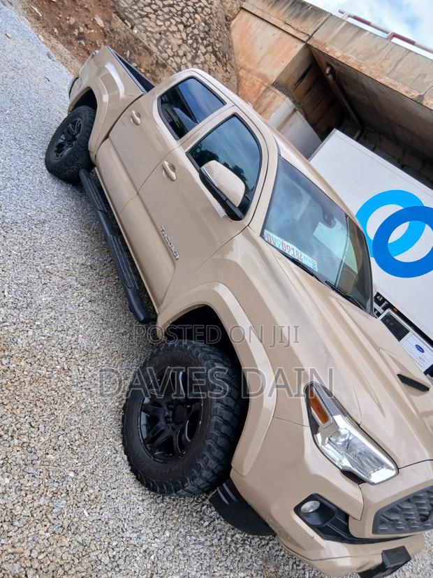 Toyota Tacoma 2021 Brown