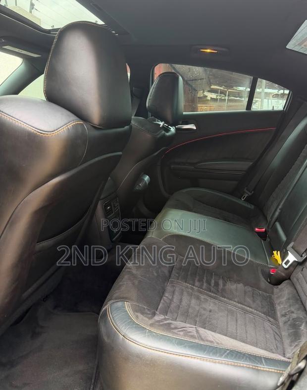 Dodge Charger SXT AWD 2017 Yellow